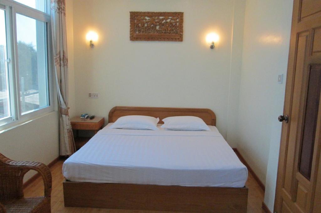 Golden Dream Hotel Mandalay Room photo